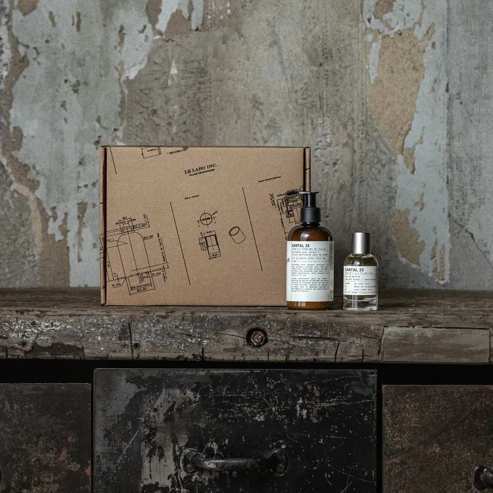 Flacon Santal 33, soin parfumé et boîte kraft Le Labo