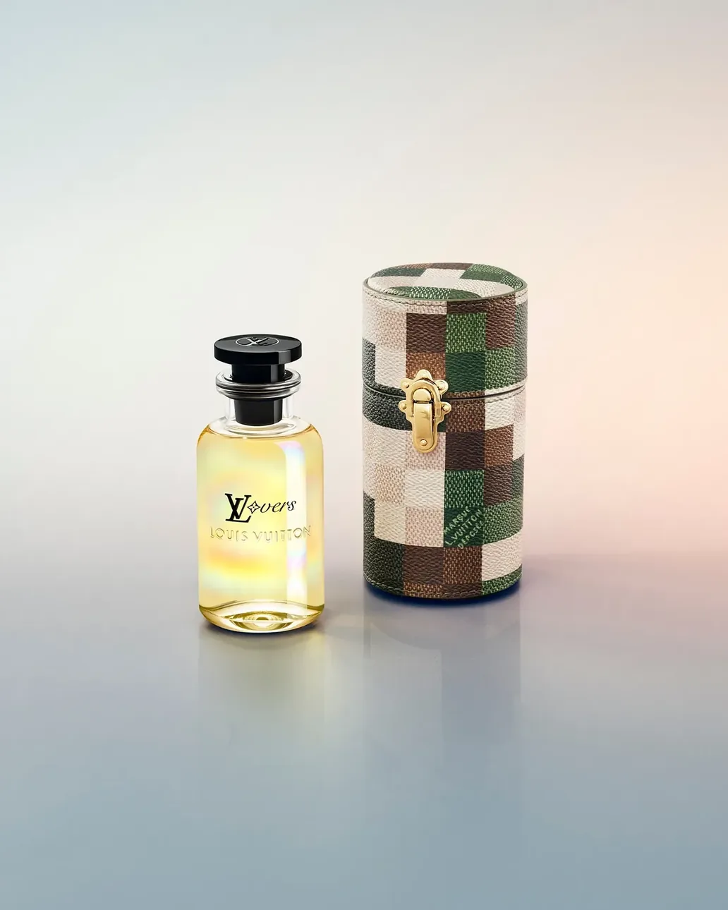 Coffret et flacon de la collection Les Parfums Louis Vuitton